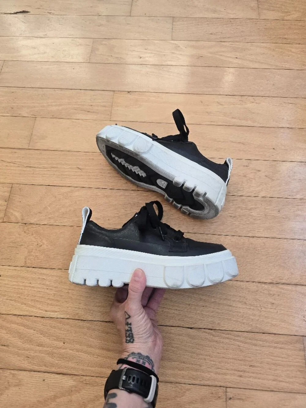 SOREL| Caribou X Black White Waterproof Leather Platform Sneakers | WMS 5